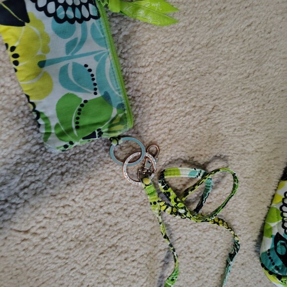 Vera Bradley ' limes up' lot - Picture 4 of 9
